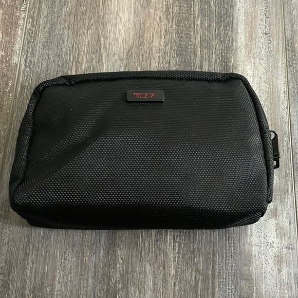 Tumi for Delta Black Travel Case - Picture 1 of 4
